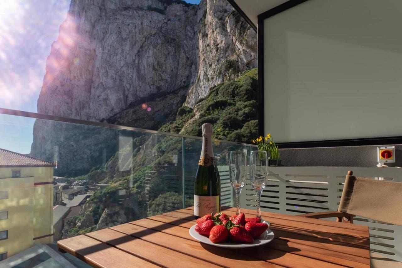 Brand New Luxury 1 Bed 2 Bath Apartment - Spa & Pool Gibraltar Exterior photo