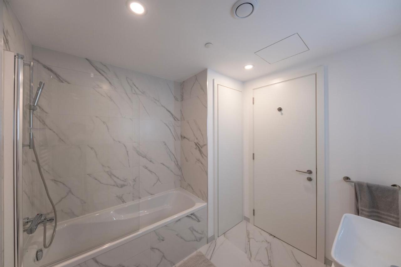 Brand New Luxury 1 Bed 2 Bath Apartment - Spa & Pool Gibraltar Exterior photo