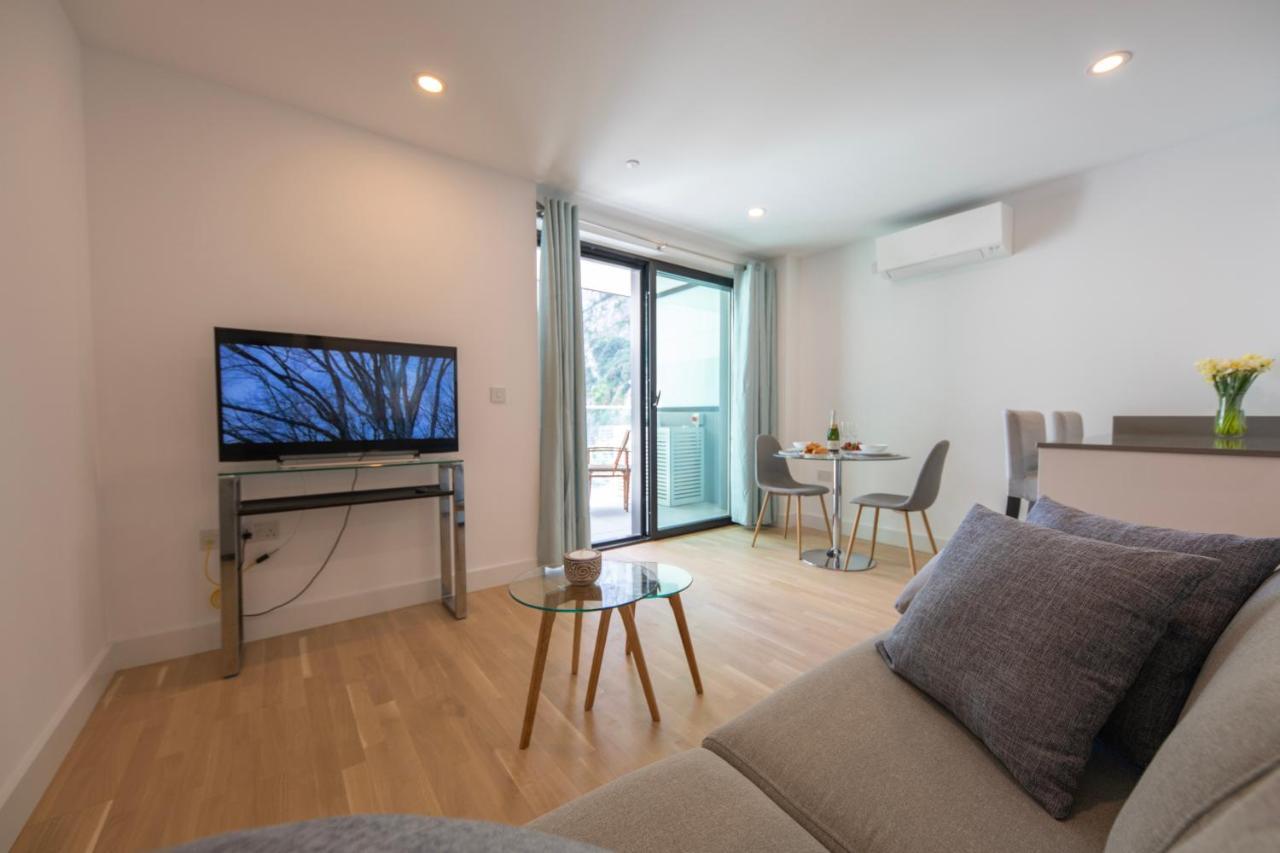Brand New Luxury 1 Bed 2 Bath Apartment - Spa & Pool Gibraltar Exterior photo