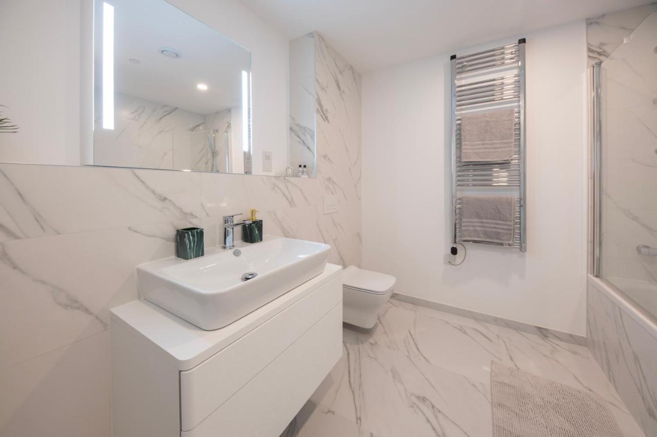 Brand New Luxury 1 Bed 2 Bath Apartment - Spa & Pool Gibraltar Exterior photo